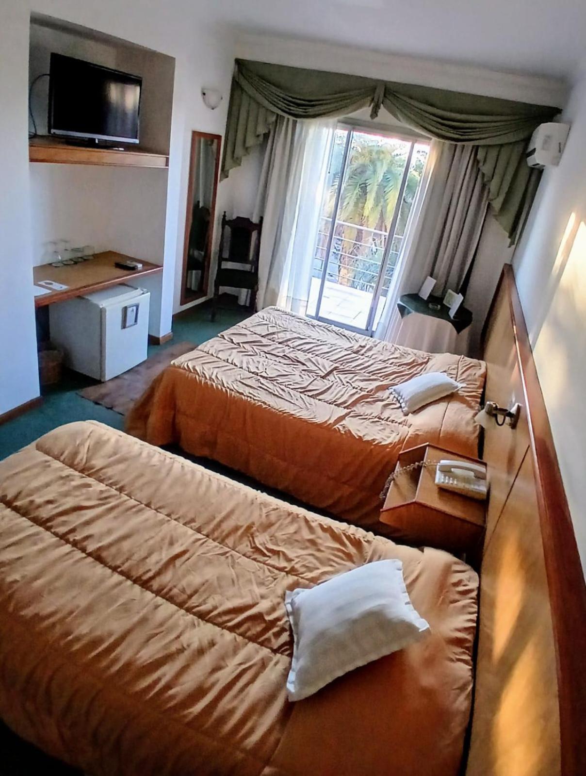 Hotel Aguay Gualeguaychú エクステリア 写真